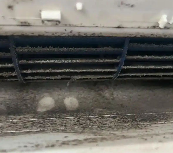 沙依巴克空调吹的风有股烧焦味是怎么回事